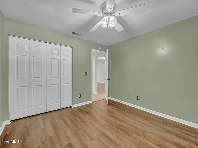 4403 Holly Tree Rd — Photo 23