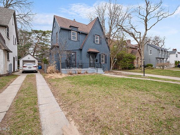 3rd image of 3723 Grantley Rd