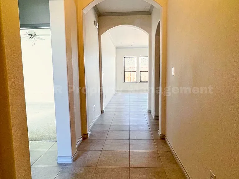 5205 Congress St — Photo 8