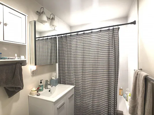 Rented by Bohemia Realty Group | media 18