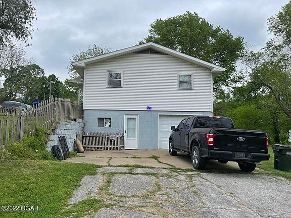 4th image of 493 Ozark St