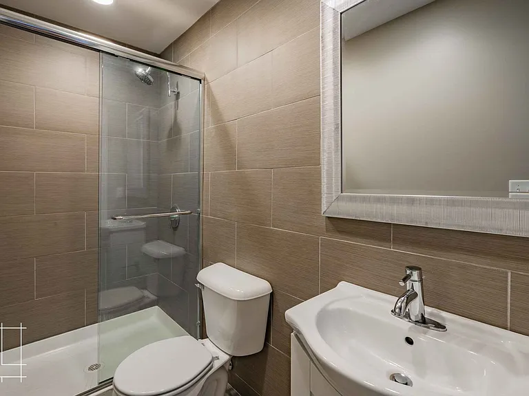 216 W. Hubbard Ave — Photo 23