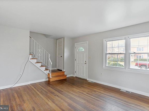 2nd image of 710 Cumberland Ave