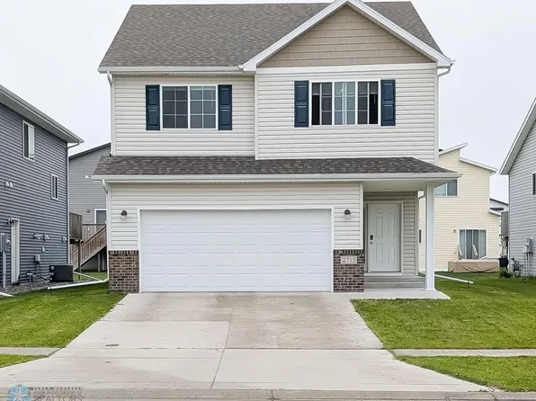 2715 11th St W, West Fargo, ND 58078