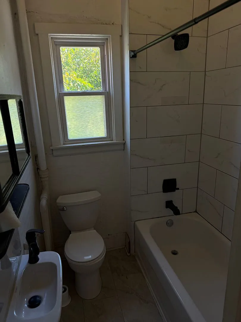 1 bed, 1.0 bath, 1000 sqft, $1,195 — Photo 3