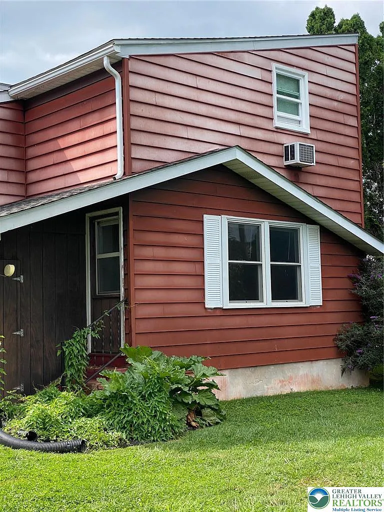2 bed, 1.0 bath, $1,795 — Photo 1