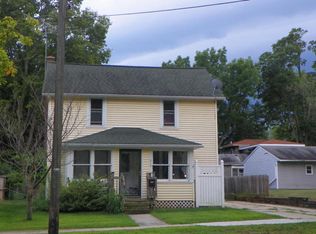 614 Pealer St, Three Rivers, MI 49093