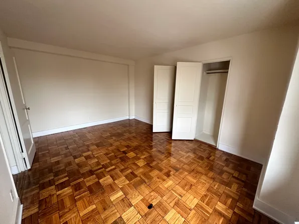 196-14 69th Avenue image 3 of 6