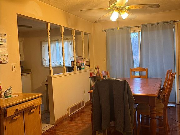 4th image of 9446 Concord Cir
