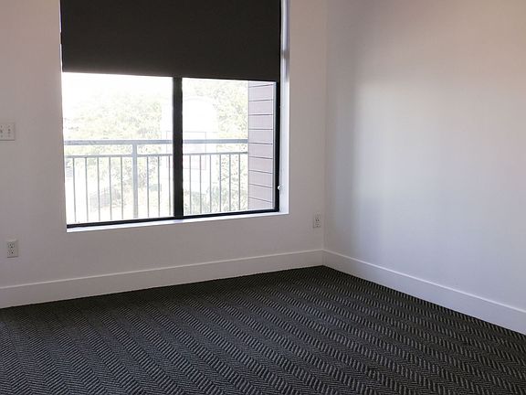 4th image of 909 Capitol Ave APT 212