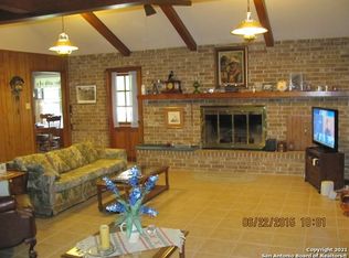 332 W Benson Rd, Uvalde, TX 78801