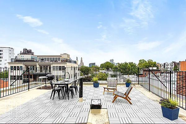 Sold by Garfield Realty  | media 22