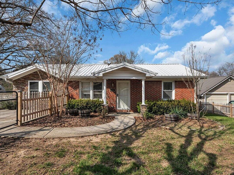 1st image of 162 1st St