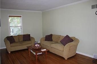 3rd image of 7509 W 97th St