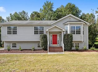 904 Shackleton Rd, Apex, NC 27502