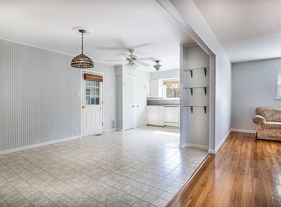 5th image of 601 N Pine St