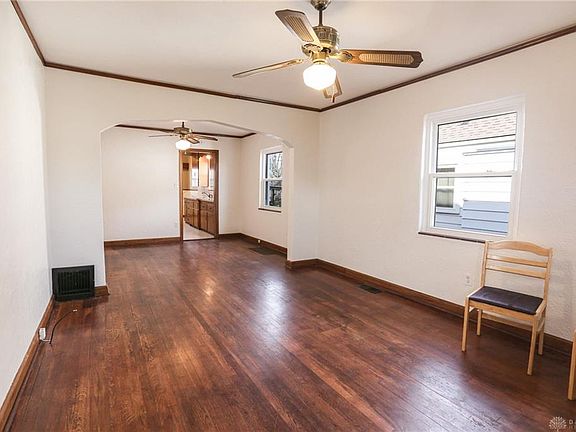 3rd image of 2917 Revere Ave