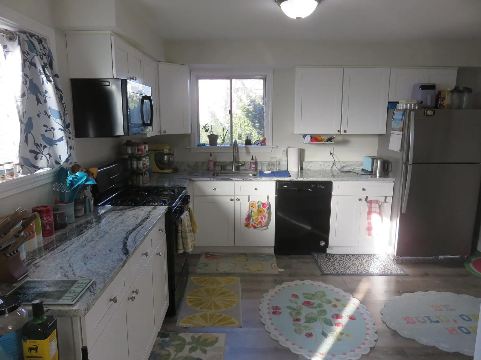 4 bed, 2600 sqft, $3,700 — Photo 4