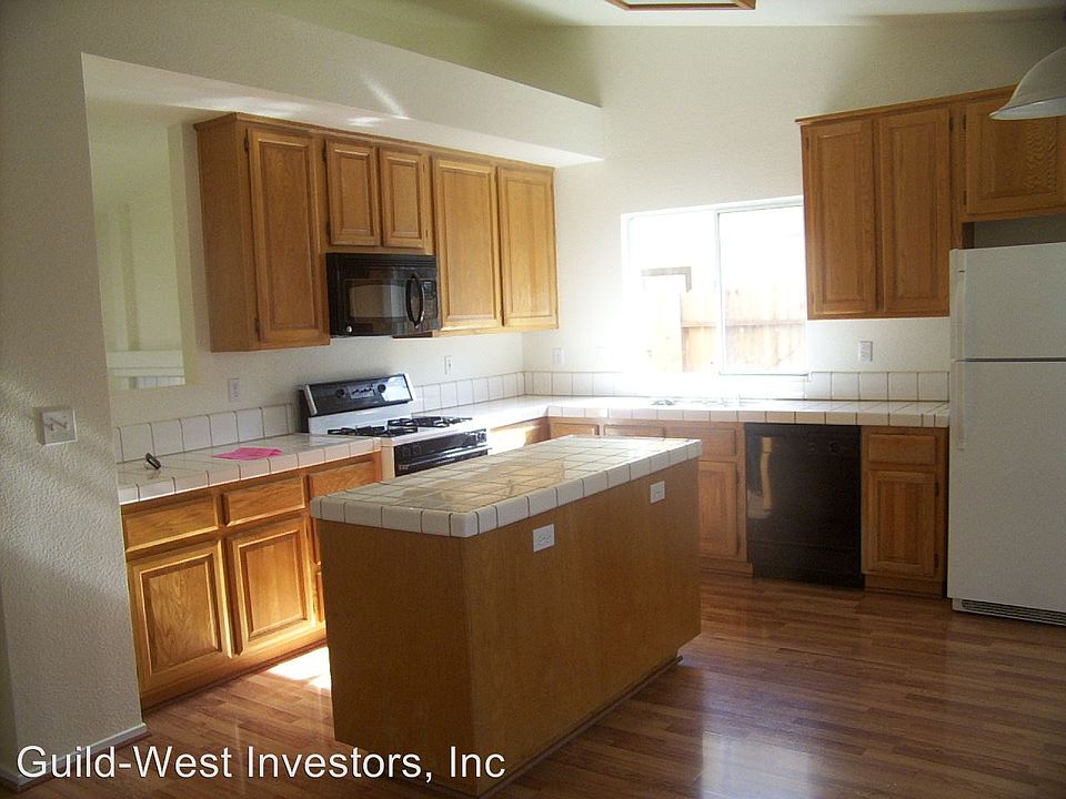 2nd image of 4908 Hartwick Ct