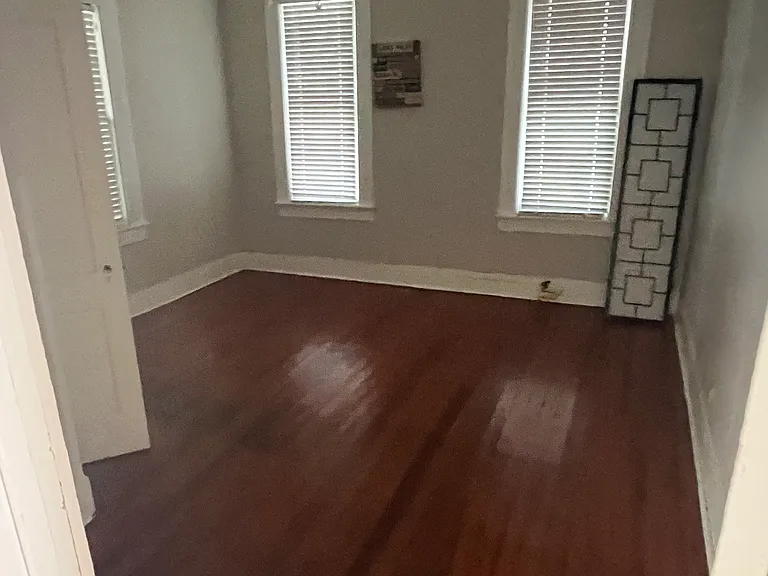 1207 McCullough Ave — Photo 6