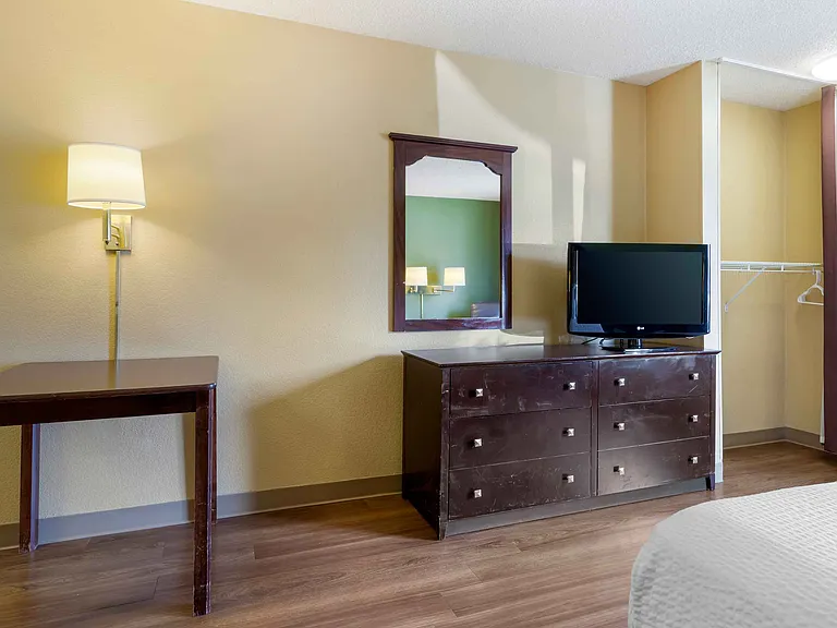 Studio Suite - 1 Queen Bed