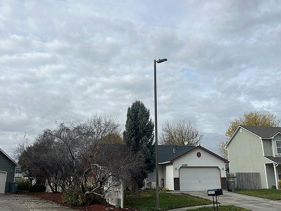 3rd image of 16785 N Wessex Ln