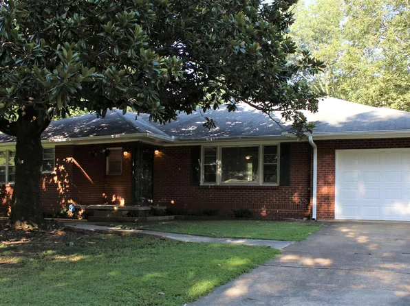 802 Stanhope Dr NE, Huntsville, AL 35801