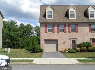 27 Brook Side Dr, Carlisle, PA 17013