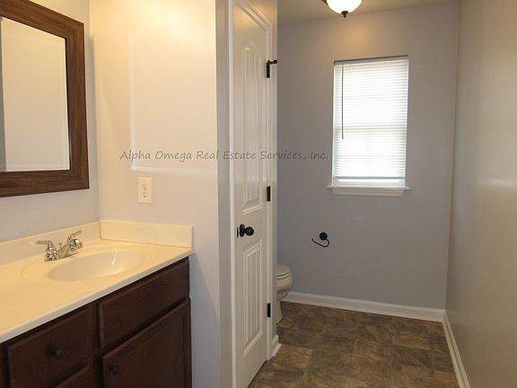 3rd image of 146 Vineland Parkway Dr