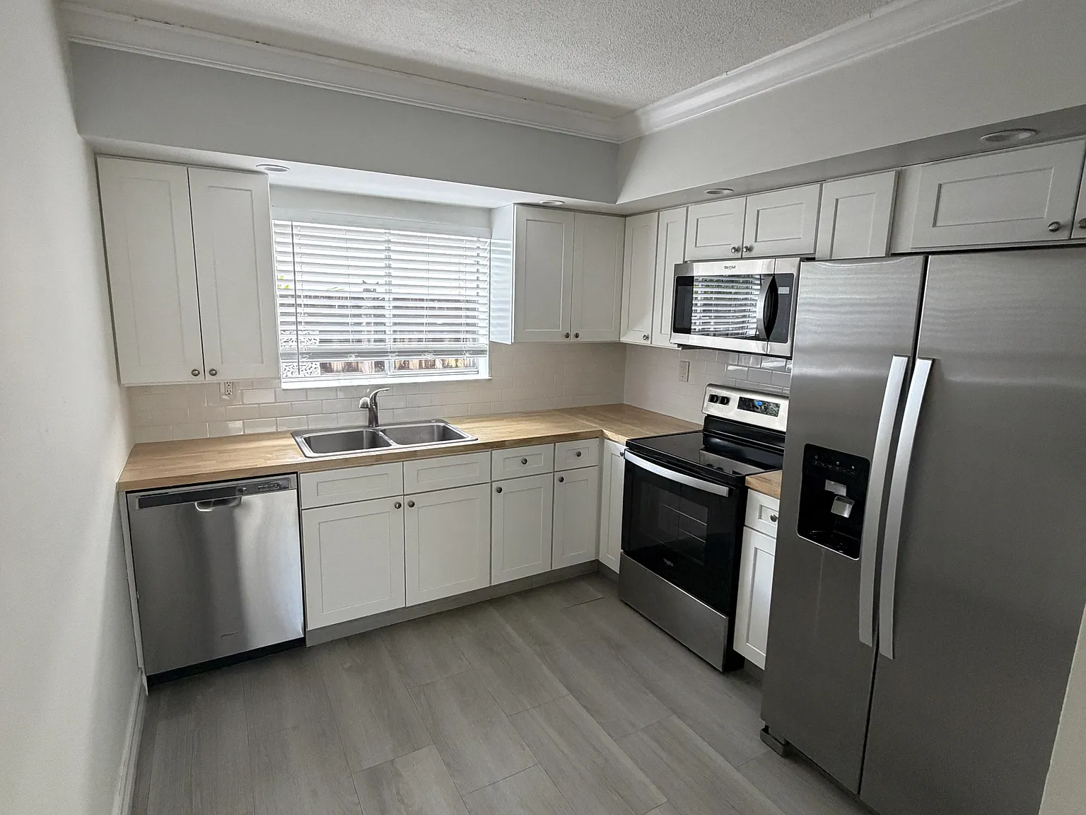 340 - Hemingway At Wilton Manors LLC - 4-610 — Photo 3