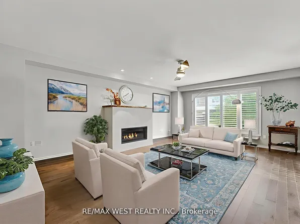 255 Summerfield Dr #7, Guelph, ON N1L 0E1