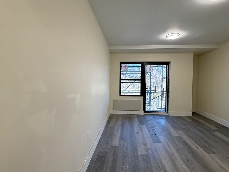 2512 Bronx Park E #B — Photo 6