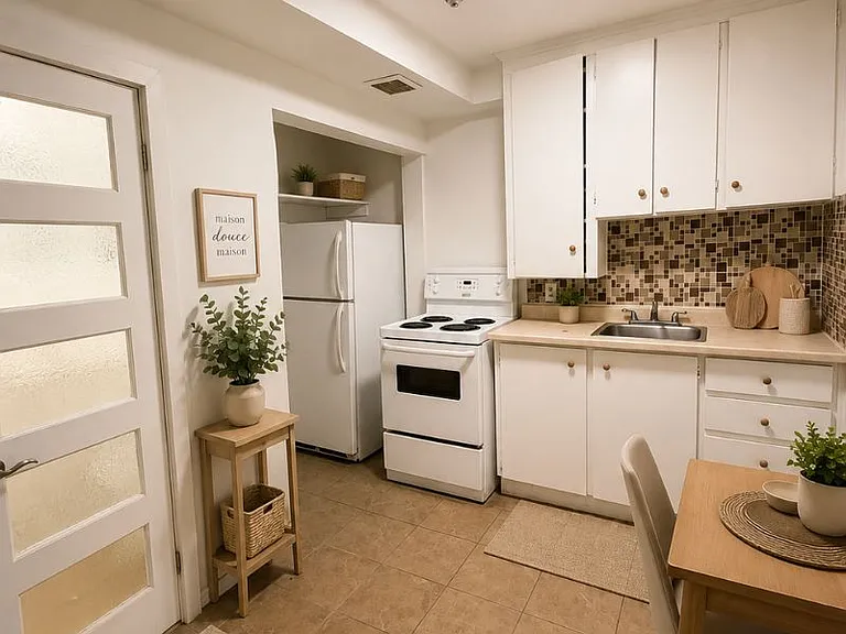 220 Gordon St — Photo 11