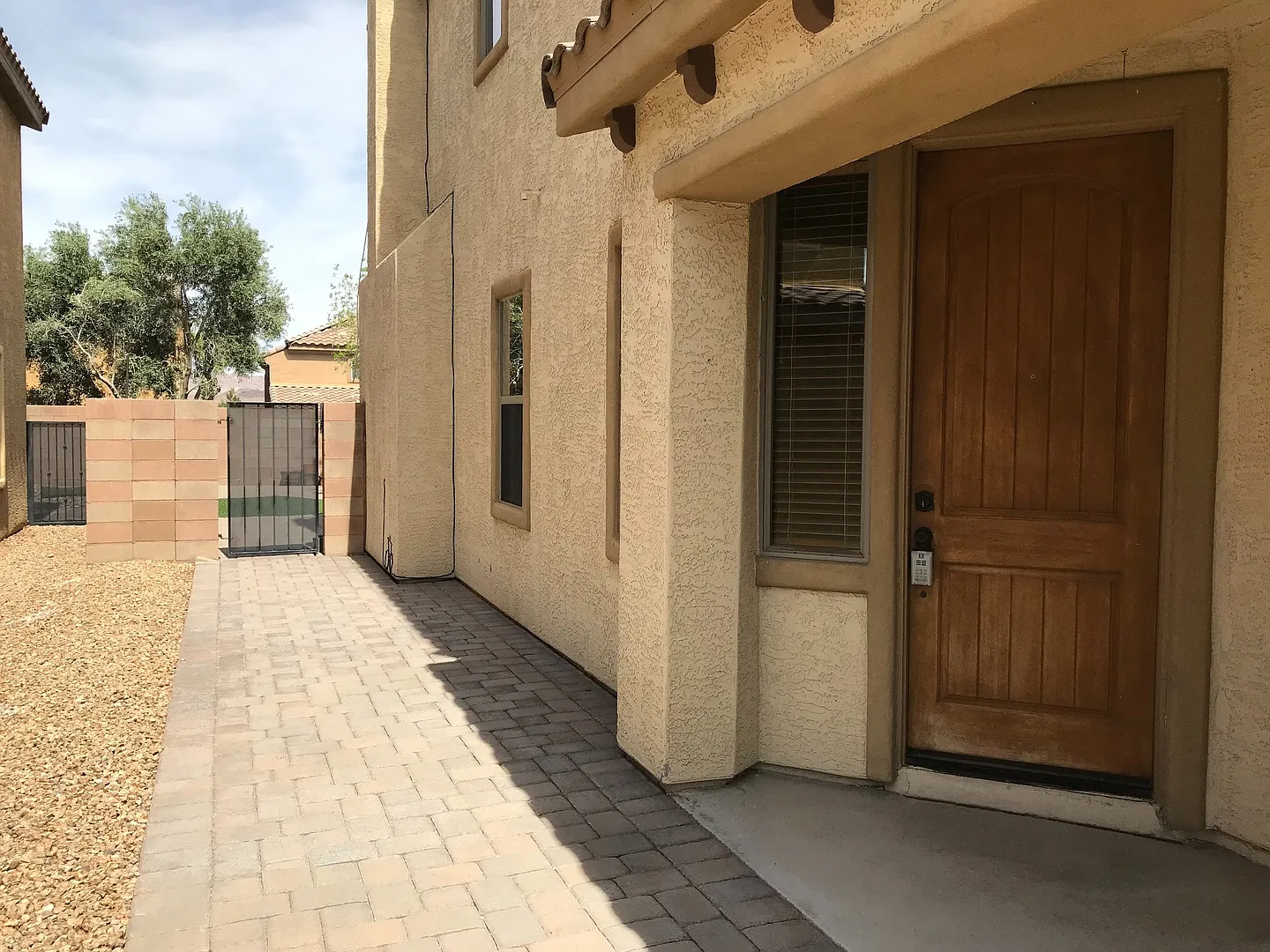 Four Bedroom Rental Home in guard gated Tuscany — Photo 4