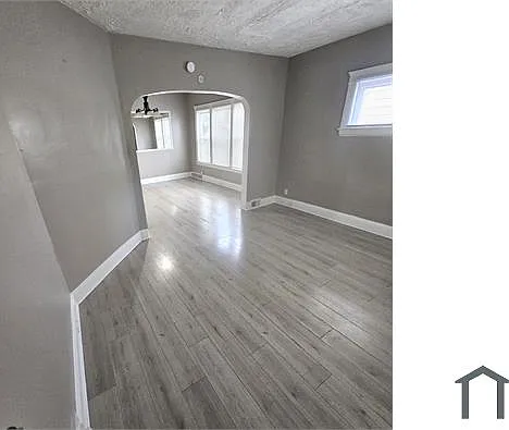10317 Somerset Ave #RIGHT — Photo 4