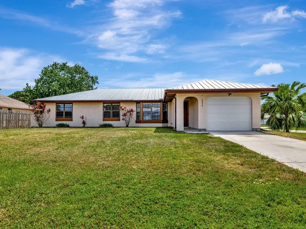 2274 SE Seamist Street, Port St Lucie, FL 34952