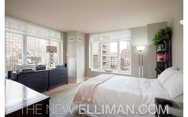 Rented by Douglas Elliman | media 16