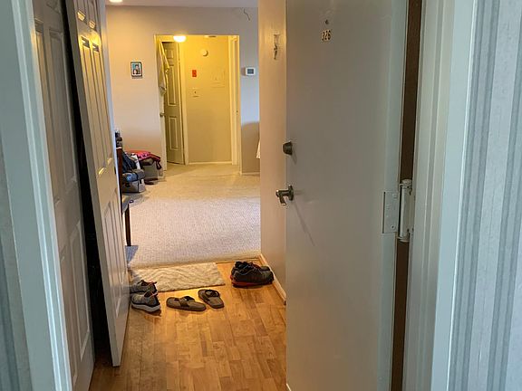 4th image of 326 Sharon Garden Ct #326