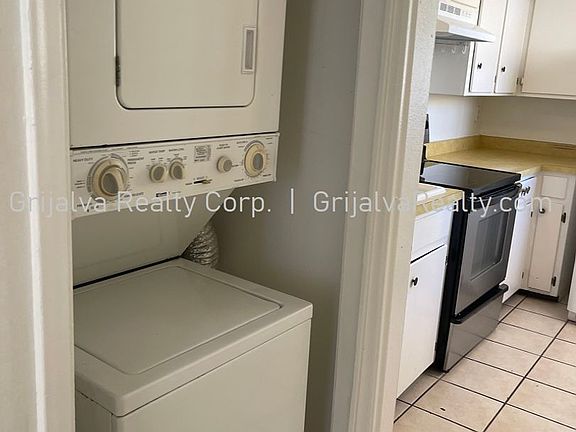 5th image of 221 E Kelso St