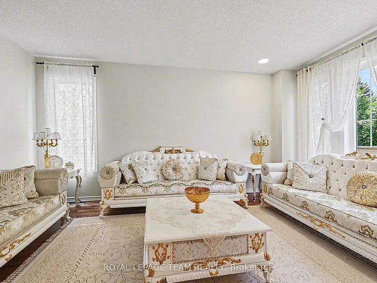 19 Keighley Cir — Photo 8