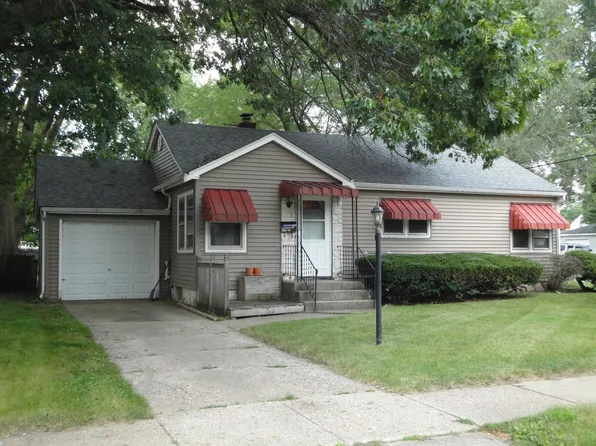 626 Loves Park Dr, Loves Park, IL 61111