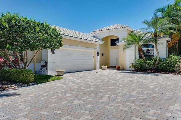Home For Sale In Addison Reserve