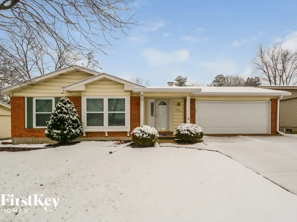 15721 Hill House Rd, Chesterfield, MO 63017
