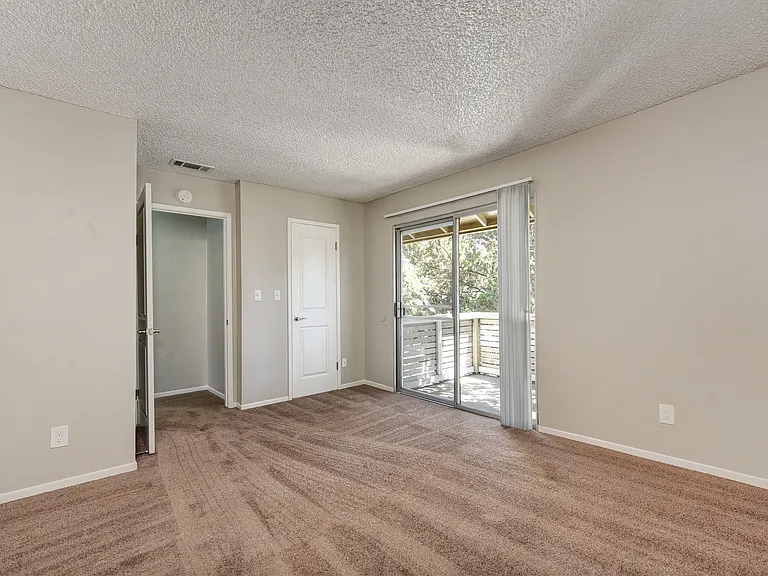 Chardonnay Ridge | Living Room