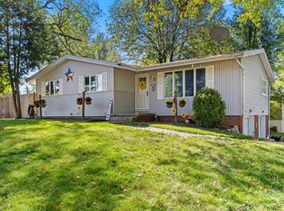 5727 N Renwood Ave, Peoria, IL 61614