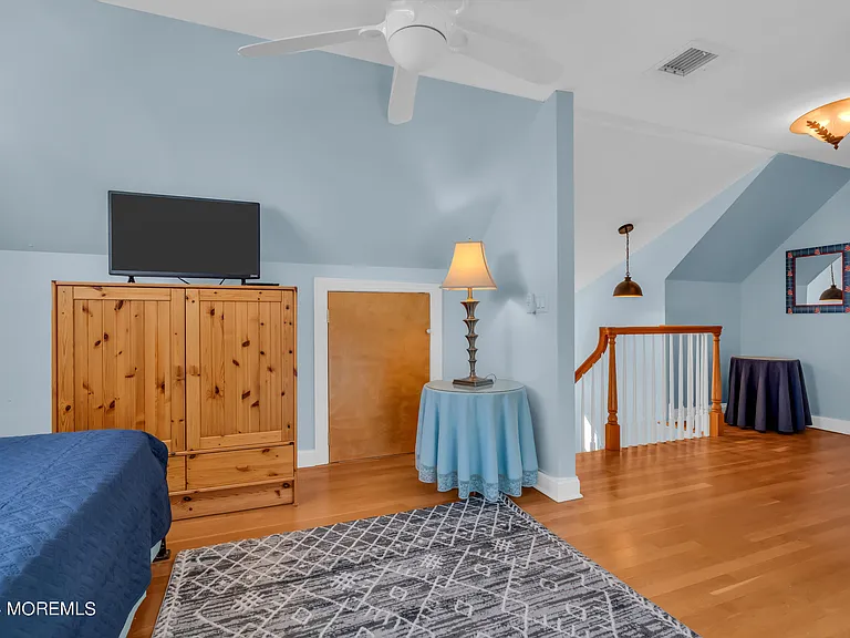 18 Meadow Ave — Photo 36