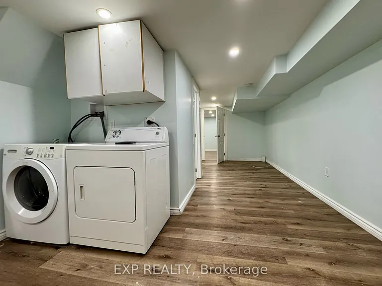 96 Hiawatha Rd #LOWER — Photo 4