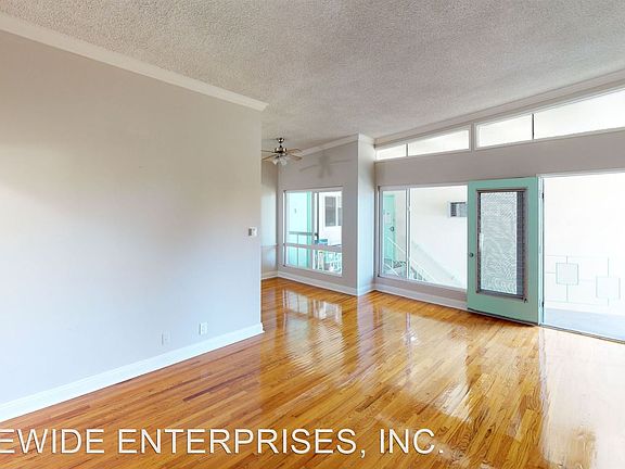 4th image of 825 Washington Ave #11