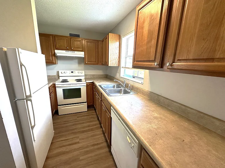 448 Belmont Rd #3 — Photo 8