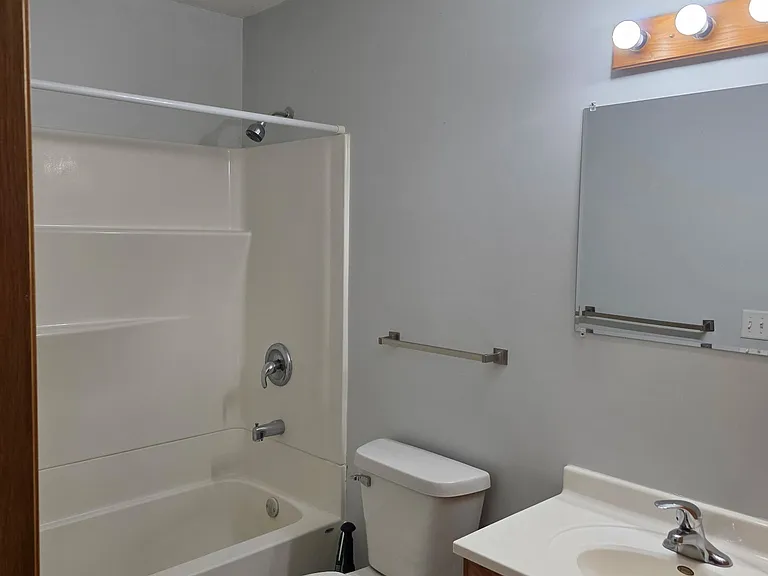 315 Locust St — Photo 3